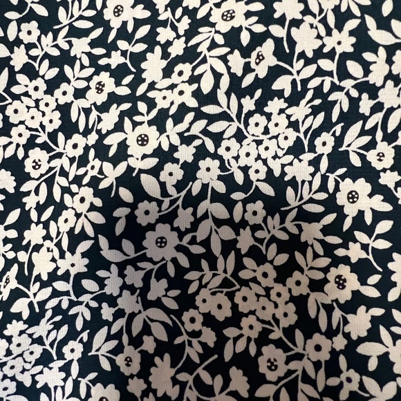 Latest Scoop off the shoulder emerald green floral dress. - Picture 2 of 2